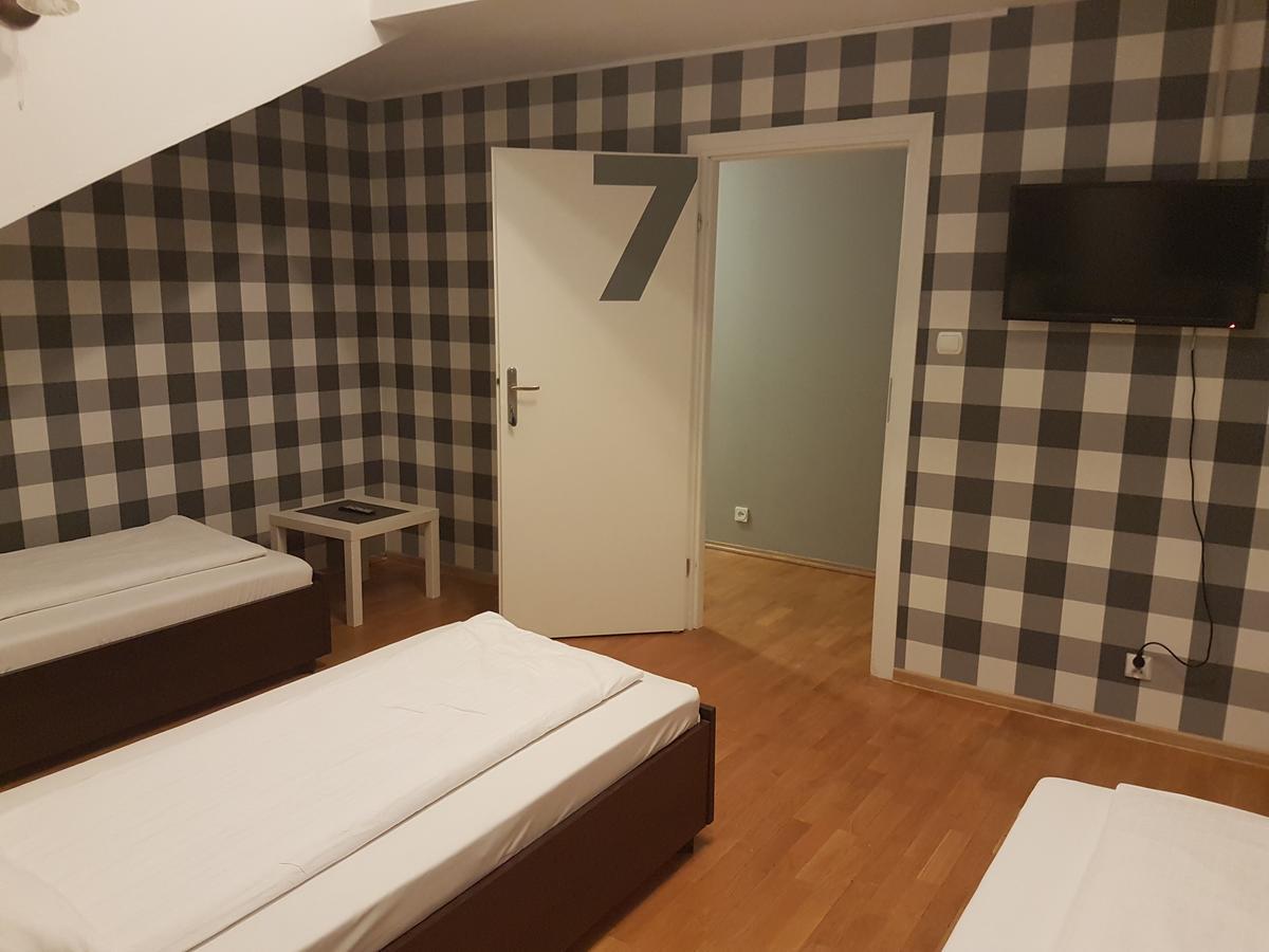 Duszka Hostel Warszawa Exteriör bild